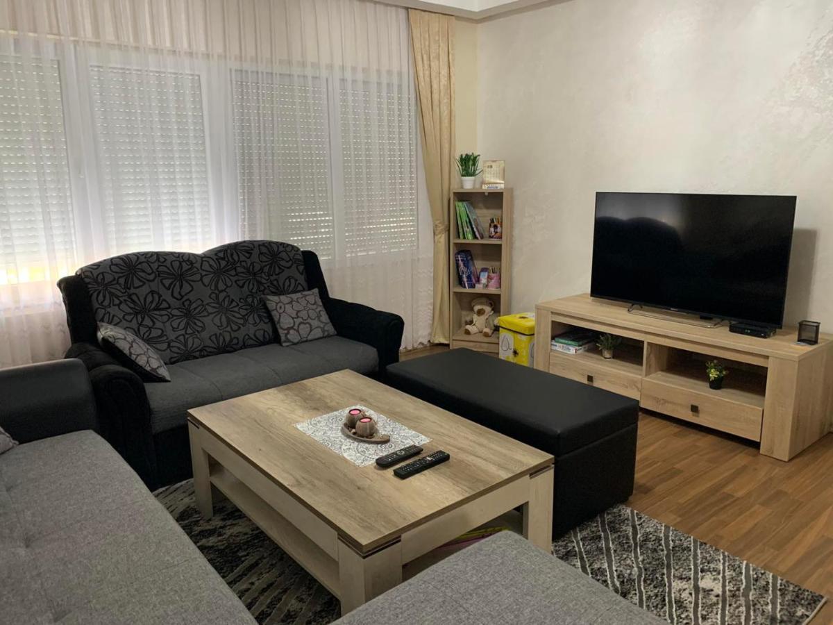 Anja Apartman Bosanski Samac Екстериор снимка